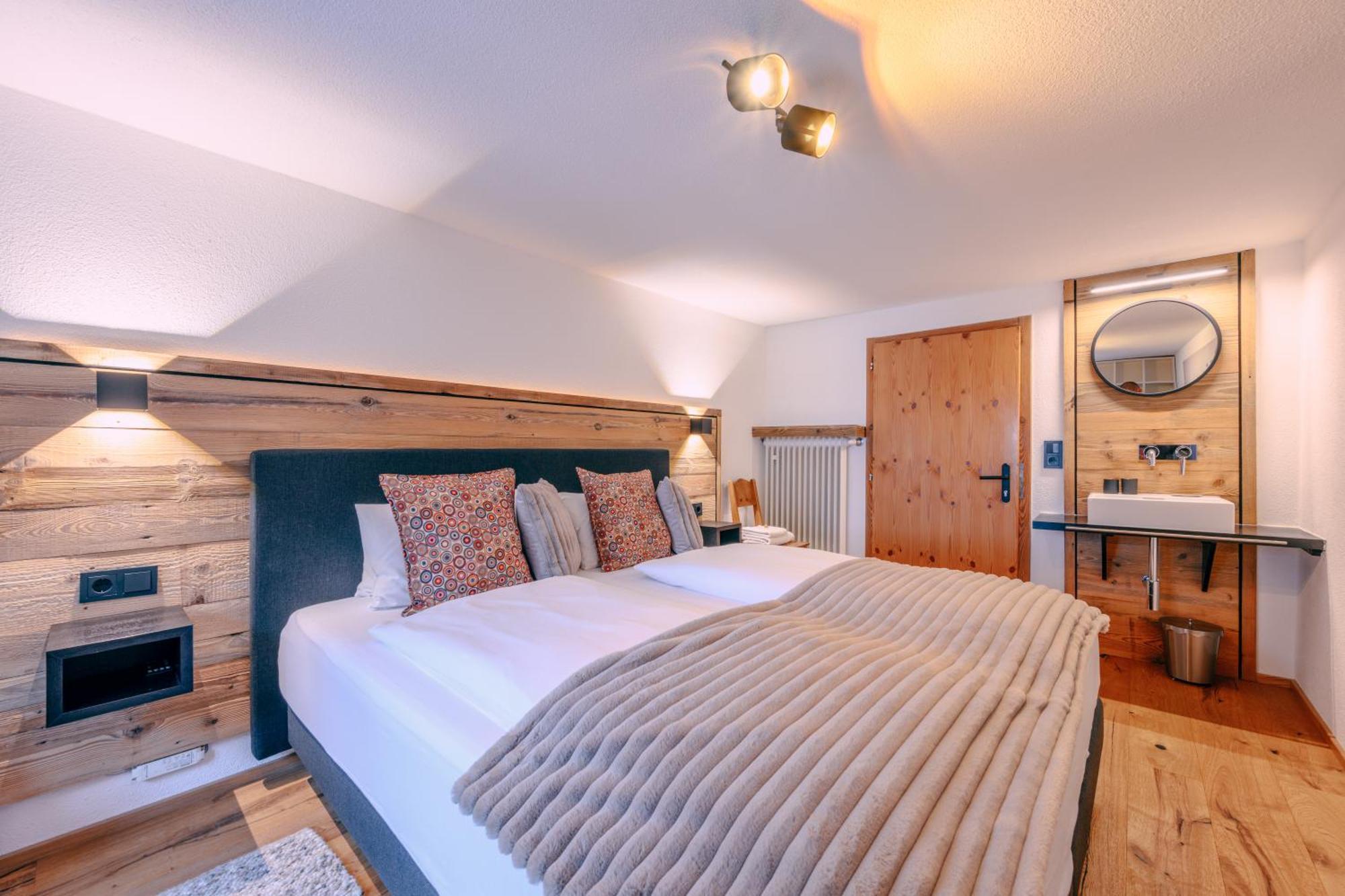 Haus Richard Falch - Inklusive Kostenloser Premium-Sommerkarte Sankt Anton am Arlberg Exteriér fotografie